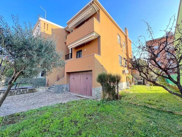 Villa Indipendente in vendita a Vimodrone
