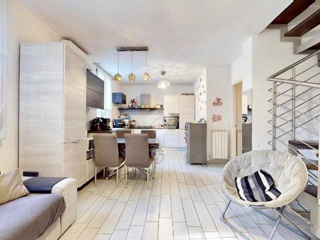 Villa Indipendente in vendita a Vimodrone, Lombardia