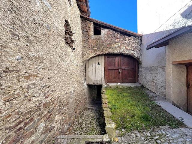Villa Indipendente in vendita a Comunità montana della valle Camonica, Vione