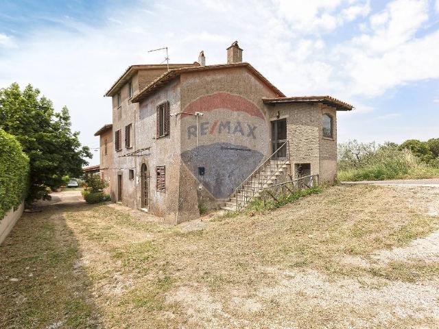 Villa Indipendente in vendita a Viterbo, Lazio