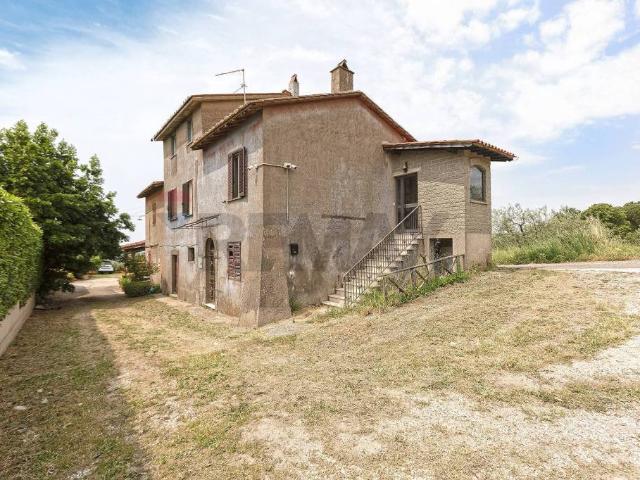 Villa Indipendente in vendita a Viterbo, Lazio