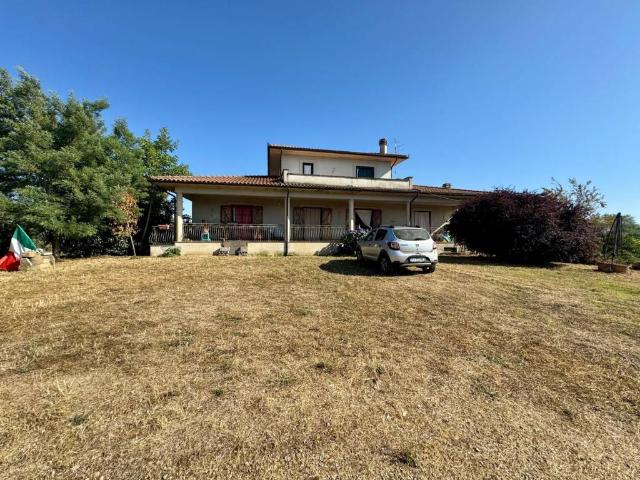 Villa Indipendente in vendita a Marta, Lazio