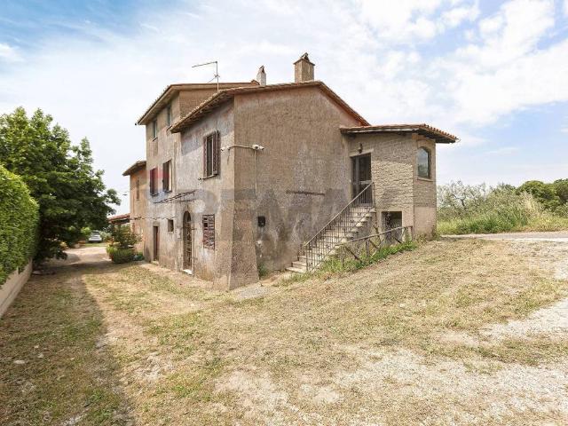 Villa Indipendente in vendita a Viterbo, Lazio