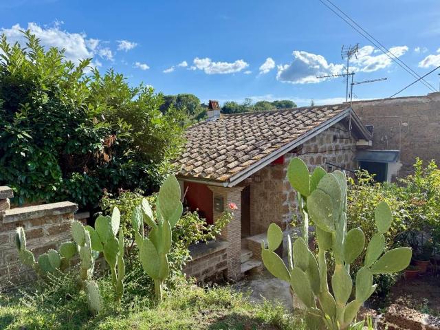 Villa Indipendente in vendita a Viterbo, Lazio
