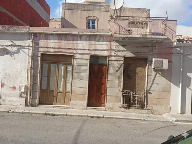 Villa Indipendente in vendita a Vittoria, Sicilia