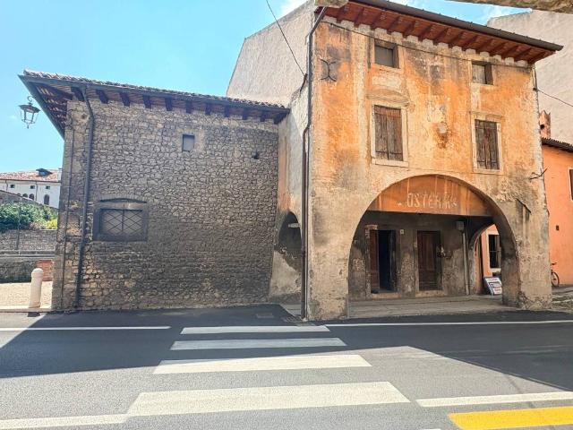 Villa Indipendente in vendita a Serravalle, Vittorio Veneto