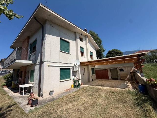 Villa Indipendente in vendita a Cèneda, Vittorio Veneto