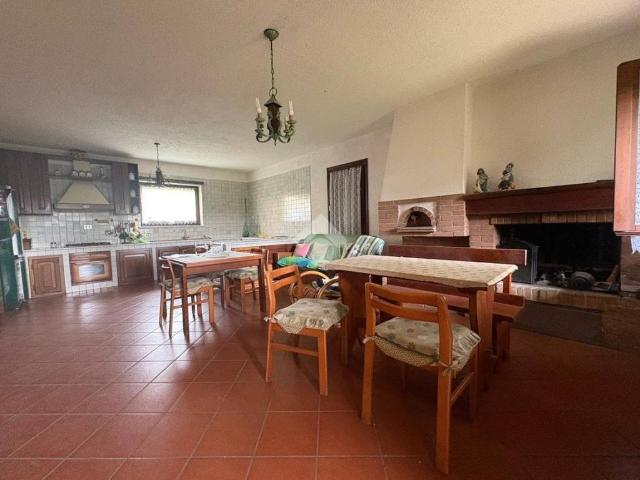 Villa Indipendente in vendita a Vittorio Veneto, Veneto