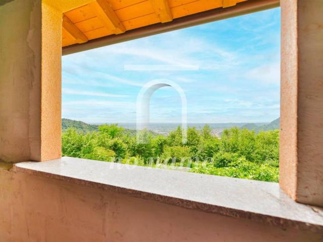 Villa Indipendente in vendita a Vittorio Veneto, Veneto