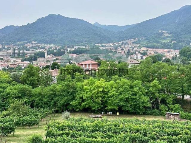 Villa Indipendente in vendita a Vittorio Veneto, Veneto