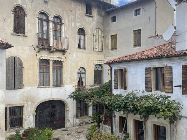 Villa Indipendente in vendita a Serravalle, Vittorio Veneto