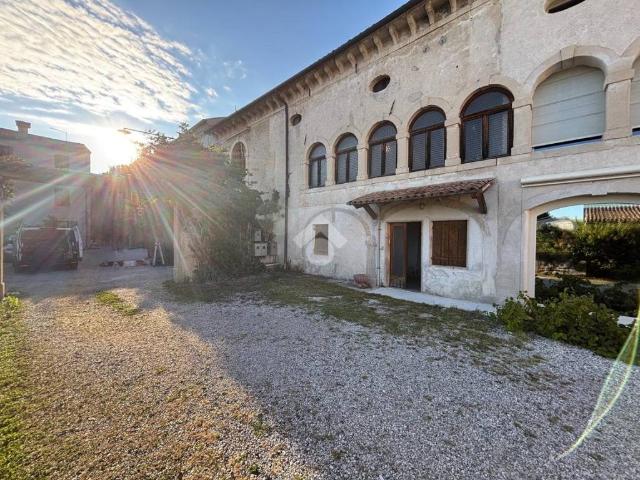 Villa Indipendente in vendita a Cèneda, Vittorio Veneto