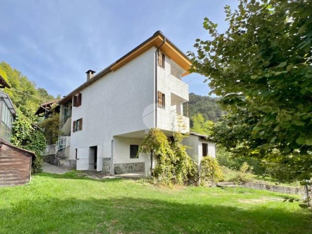 Villa Indipendente in vendita a Mondrezza, Viù
