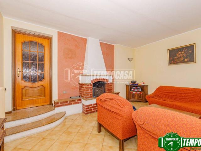 Villa Indipendente in vendita a Voghera, Lombardia