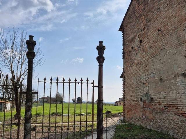 Villa Indipendente in vendita a Villa Iria, Voghera