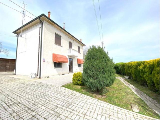 Villa Indipendente in vendita a Voghiera, Reggio Emilia