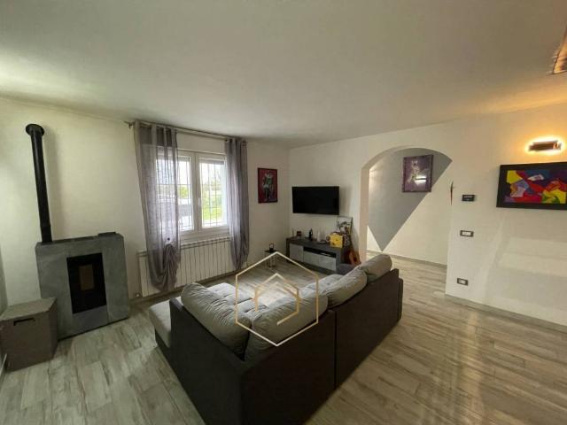 Villa Indipendente in vendita a Voghiera, Reggio Emilia