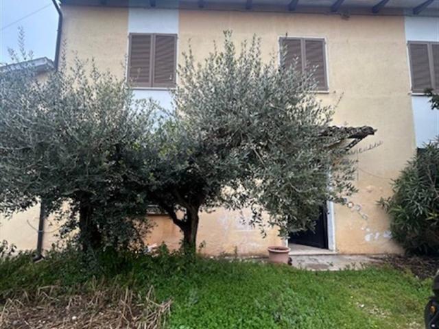 Villa Indipendente in vendita a Volta Mantovana, Lombardia