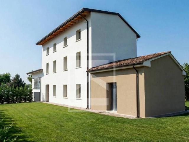 Villa Indipendente in vendita a Volta Mantovana, Lombardia