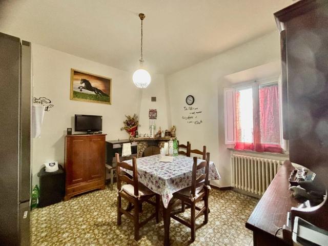 Villa Indipendente in vendita a Volterra, Toscana
