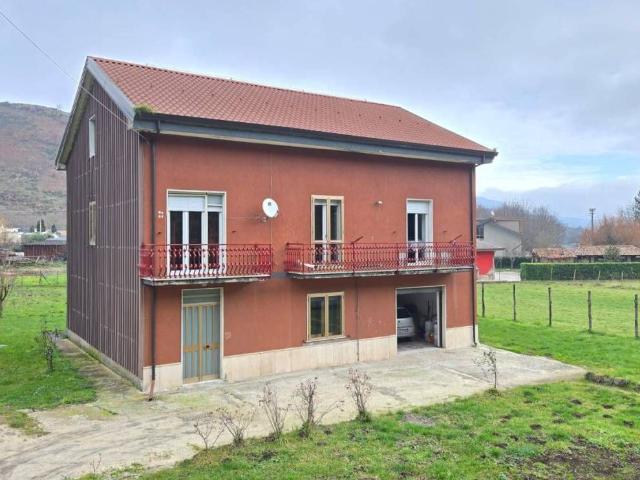 Villa Indipendente in vendita a Santo Stefano Del Sole, Campania