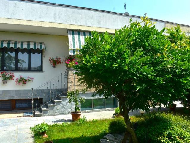 Villa Indipendente in vendita a Zucche, Piemonte