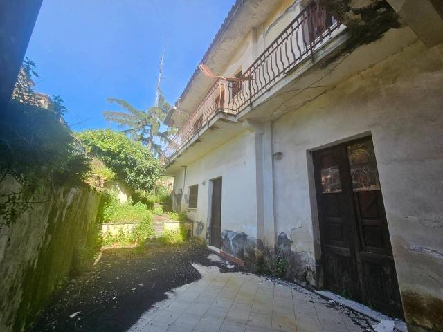 Villa Indipendente in vendita a Ballo, Zafferana Etnea