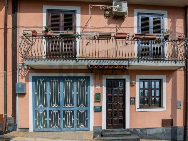 Villa Indipendente in vendita a Zafferana Etnea, Sicilia
