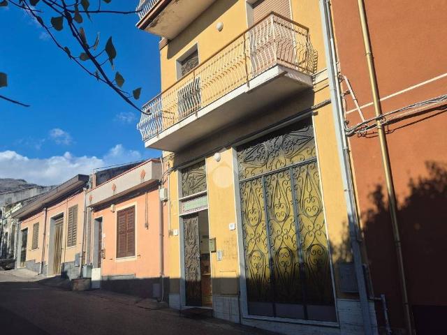 Villa Indipendente in vendita a Zafferana Etnea, Sicilia