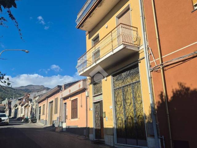 Villa Indipendente in vendita a Zafferana Etnea, Sicilia