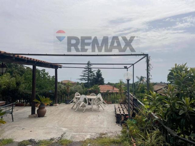 Villa Indipendente in vendita a Pisano, Zafferana Etnea