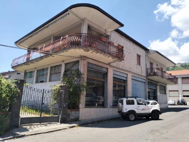 Villa Indipendente in vendita a Zafferana Etnea, Sicilia