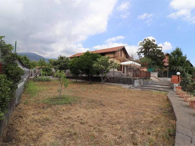 Villa Indipendente in vendita a Passopomo, Zafferana Etnea