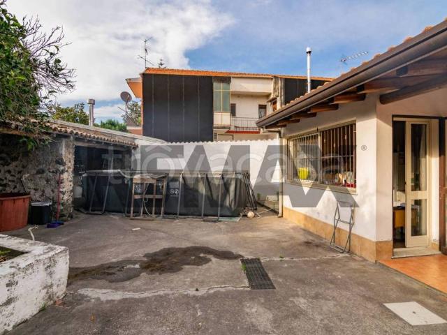 Villa Indipendente in vendita a Pisano, Zafferana Etnea