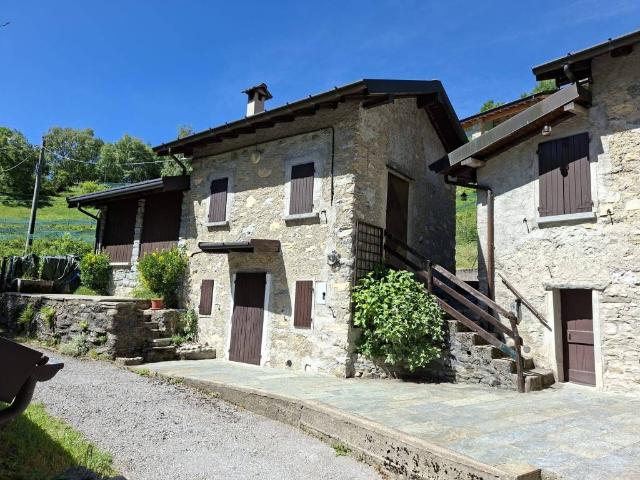 Villa Indipendente in vendita a Zelbio, Lombardia