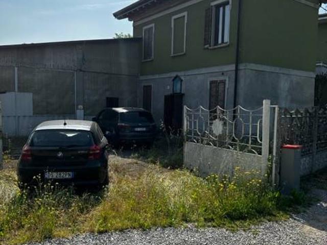 Villa Indipendente in vendita a Zelo Buon Persico, Lombardia