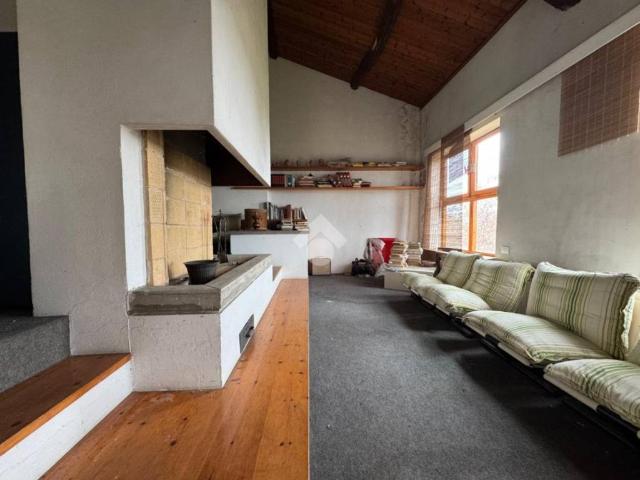 Villa Indipendente in vendita a Zenevredo, Lombardia