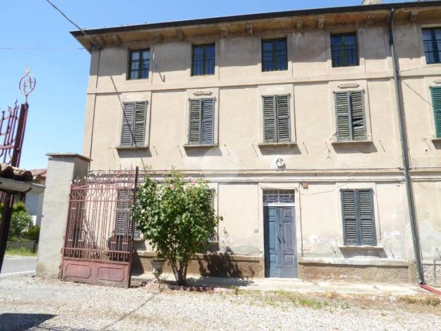 Villa Indipendente in vendita a Zenevredo, Lombardia
