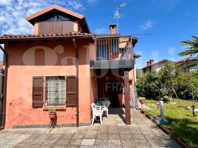 Villa Indipendente in vendita a Zerbolò, Lombardia