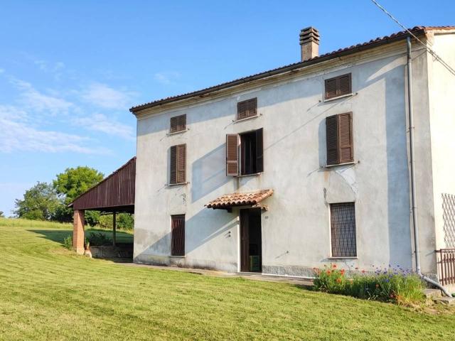 Villa Indipendente in vendita a Ziano Piacentino, Reggio Emilia