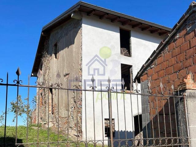Villa Indipendente in vendita a Ziano Piacentino, Reggio Emilia