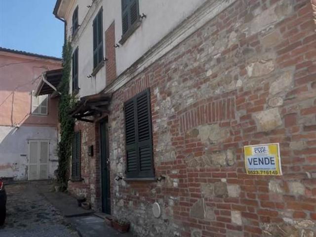 Villa Indipendente in vendita a Vicobarone, Ziano Piacentino