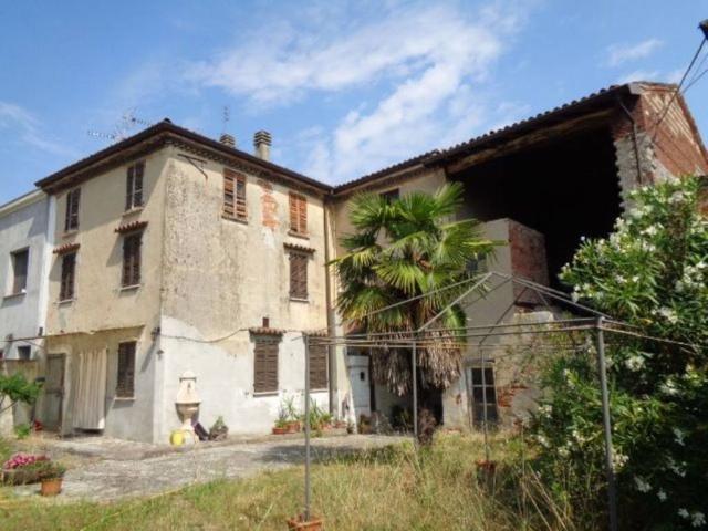 Villa Indipendente in vendita a Ziano Piacentino, Reggio Emilia