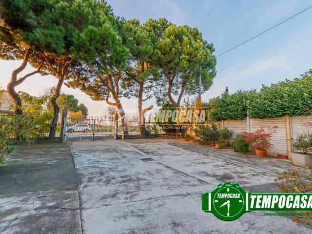 Villa Indipendente in vendita a Unione dei Comuni I Fontanili, Zibido San Giacomo