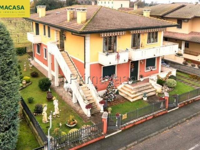 Villa Indipendente in vendita a Zimella, Veneto