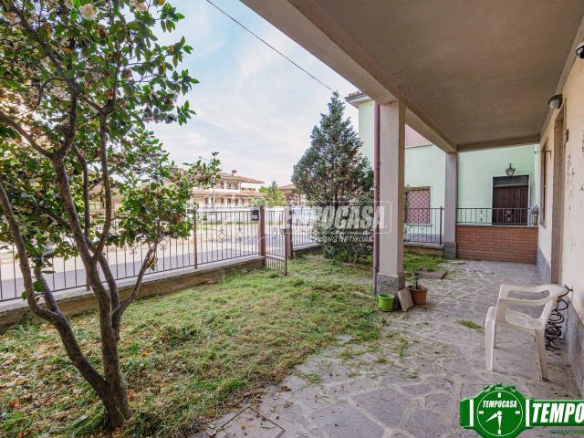 Villa Indipendente in vendita a Zinasco, Lombardia