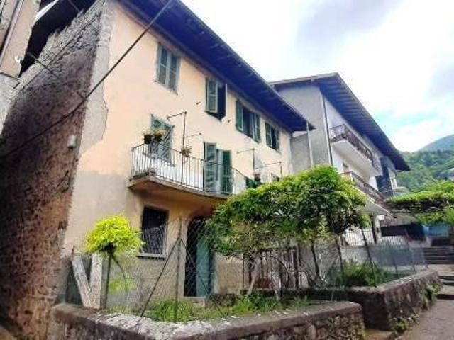 Villa Indipendente in vendita a Comunità Montana della Valle Brembana, Zogno