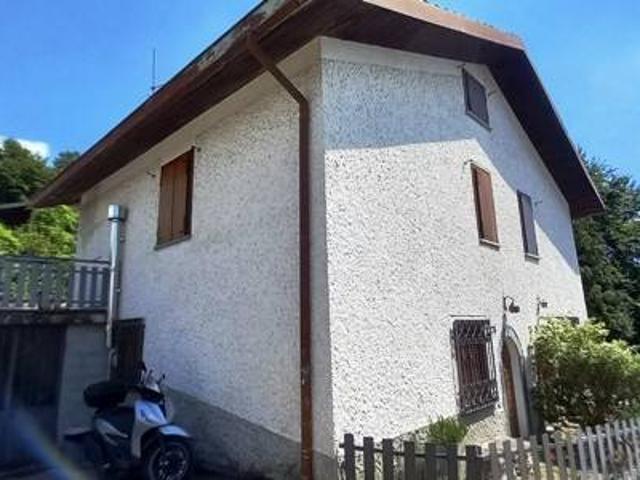 Villa Indipendente in vendita a Comunità Montana della Valle Brembana, Zogno