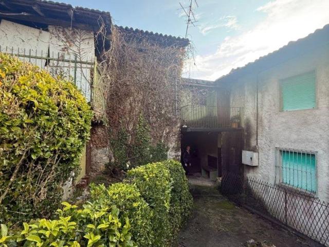 Villa Indipendente in vendita a Comunità Montana della Valle Brembana, Zogno