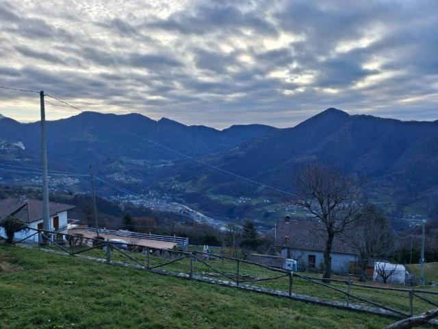 Villa Indipendente in vendita a Comunità Montana della Valle Brembana, Zogno